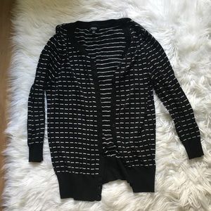 Short cardigan
